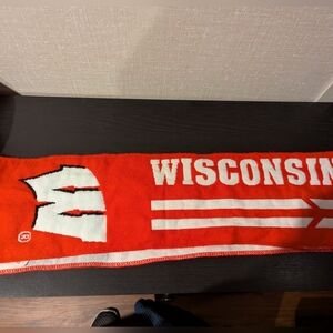 Wisconsin Badger Soccer Scarf - Red & White